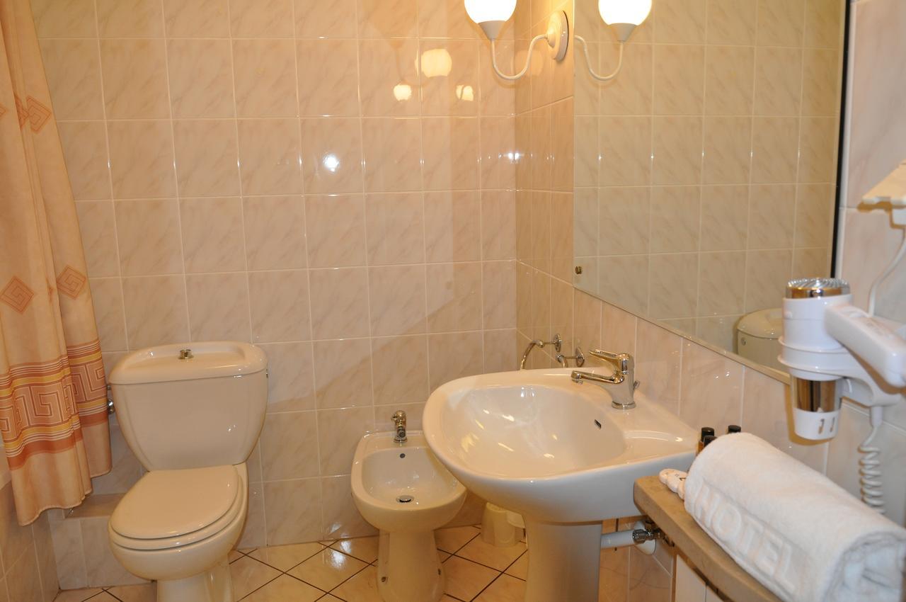 Hotel "Zajazd Napoleonski" Warszawa Rom bilde